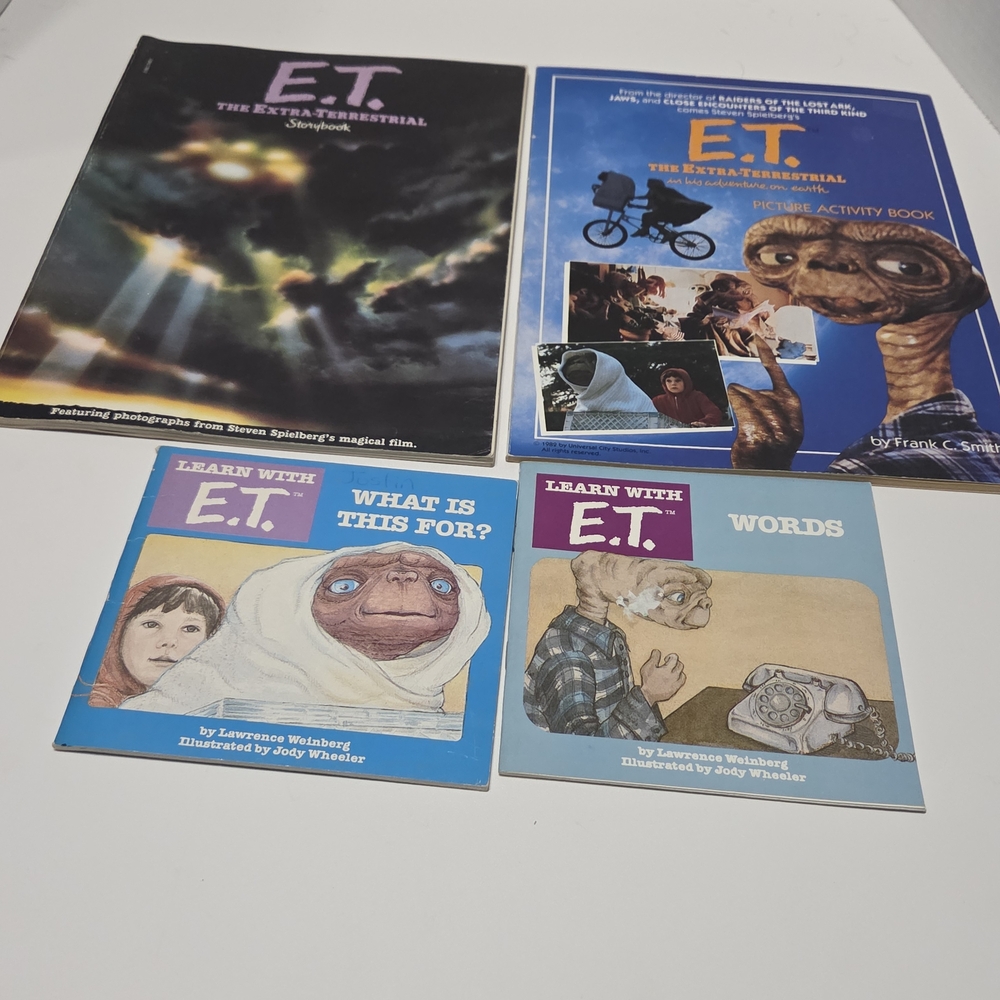 E.T. The Extra-Terrestrial Book Set
